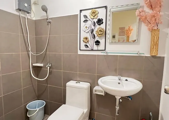 In Front Of Vista Mall Taguig And Near Bgc Free Wifi Netflix Hbo 21st Apartamento Manila