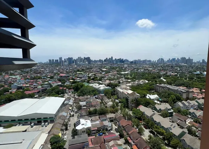In Front Of Vista Mall Taguig And Near Bgc Free Wifi Netflix Hbo 21st Manila