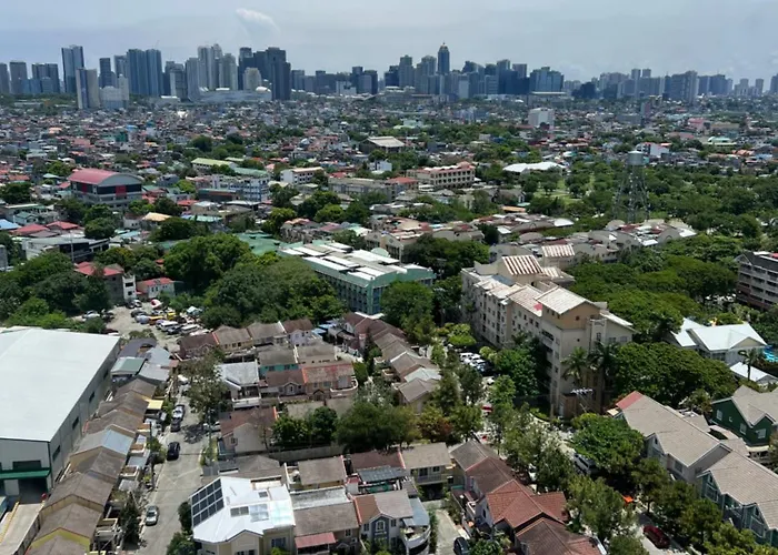 In Front Of Vista Mall Taguig And Near Bgc Free Wifi Netflix Hbo 21st Apartamento Manila